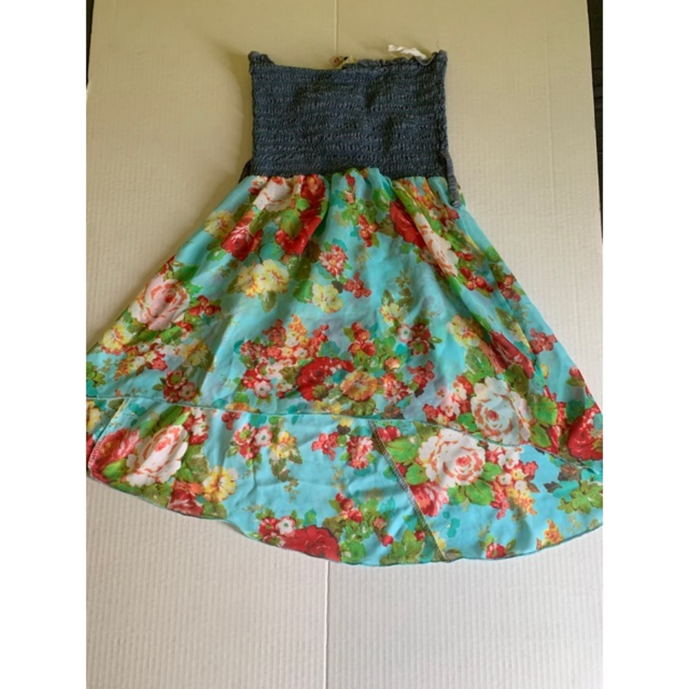 Sleeveless floral top